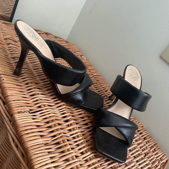 Vince Camuto Black heels - Picture 1 of 5